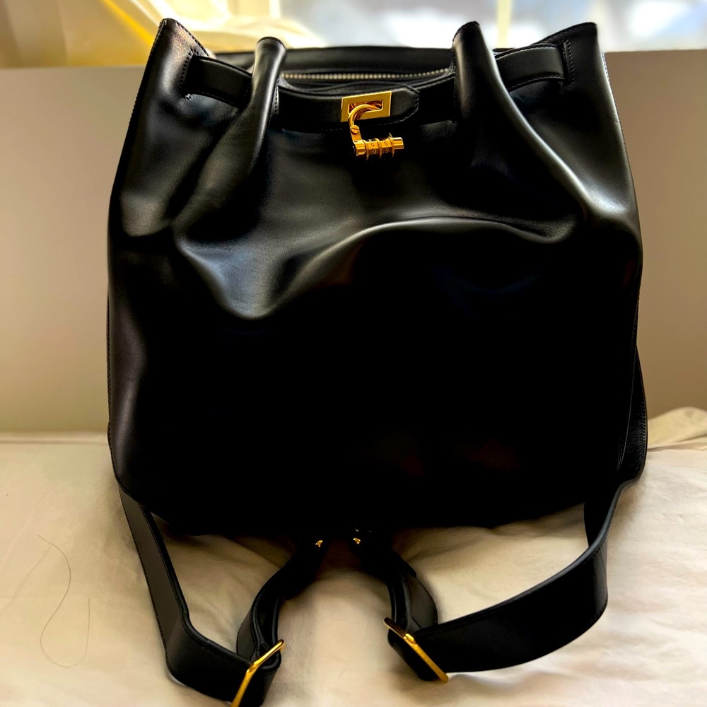 Tom Ford Lock-Front Sling Bag, Black calfskin